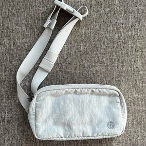 Lulu Lemon ‘Everywhere’ belt bag